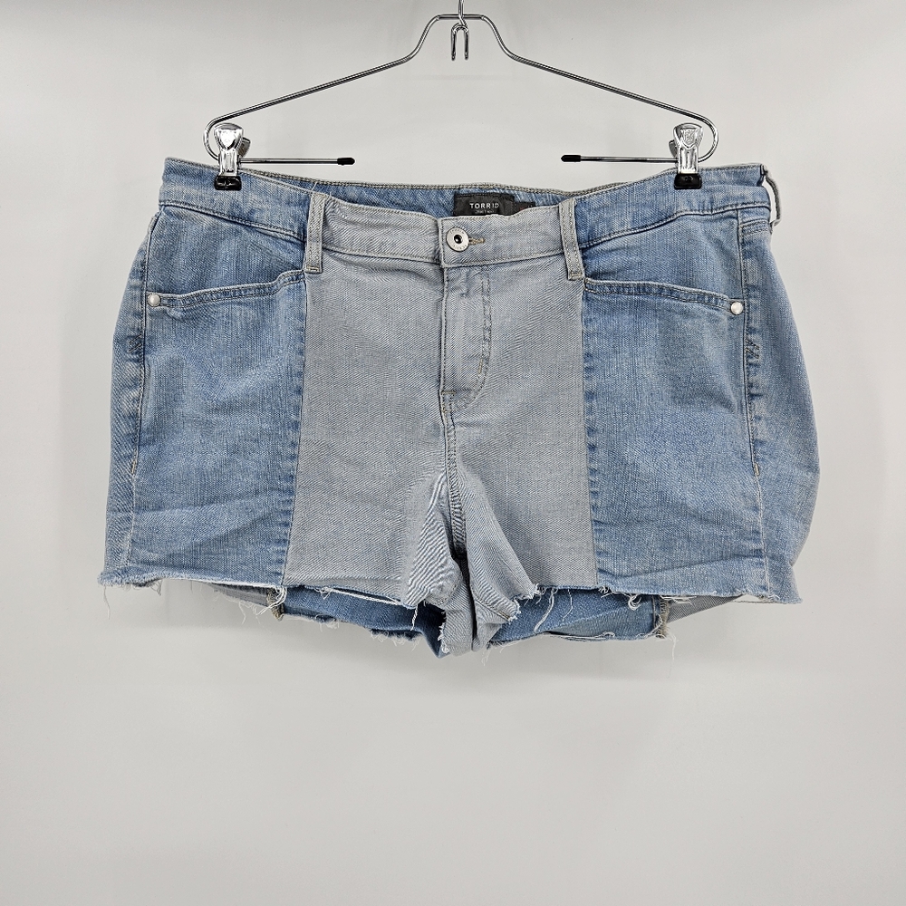 Torrid Mid Rise Contrast Paneled Denim Shorts 20